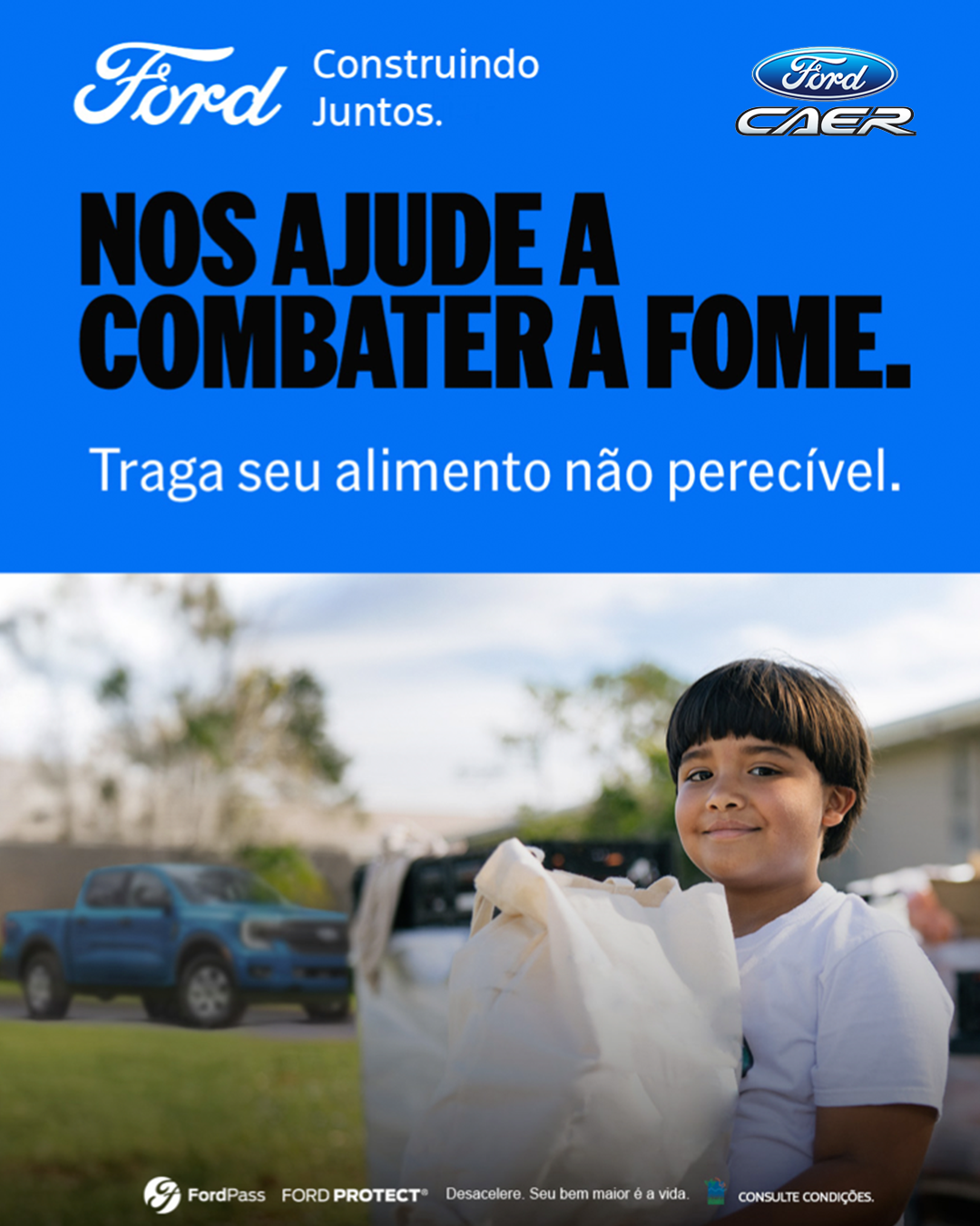 Ford Territory Azul Ford Territory Azul em uma estrada